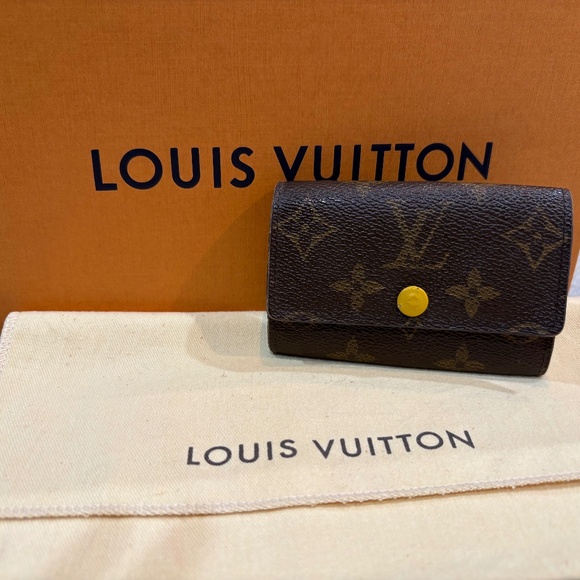 Louis Vuitton 6 key holder - Picture 1 of 10